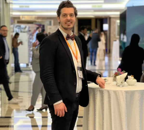 Dr. Melihcan Sezgiç